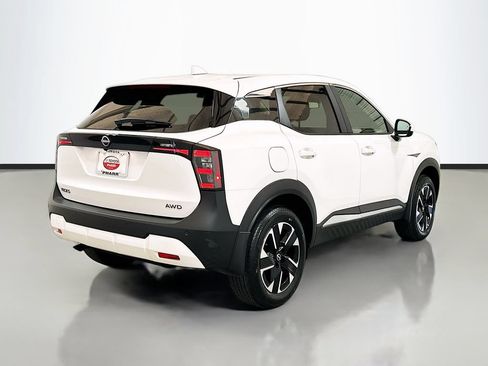 Used 2025 Nissan Kicks SV AWD/4WD image 4
