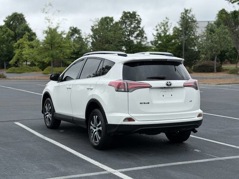Used 2016 Toyota RAV4 LE FWD image 5