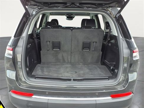 Used 2022 Jeep Grand Cherokee L Limited image 28