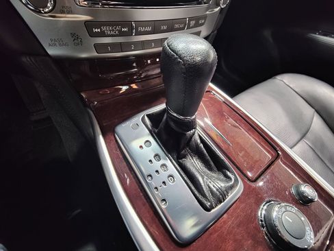 Used 2015 INFINITI Q70 L 3.7 w/ Technology Package image 34