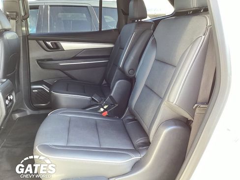 Used 2025 Buick Enclave Preferred AWD/4WD image 14