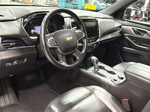 Used 2022 Chevrolet Traverse LT w/ LPO, Blackout Package image 11