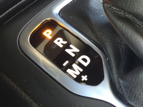 Used 2025 Jeep Wrangler Sport image 28