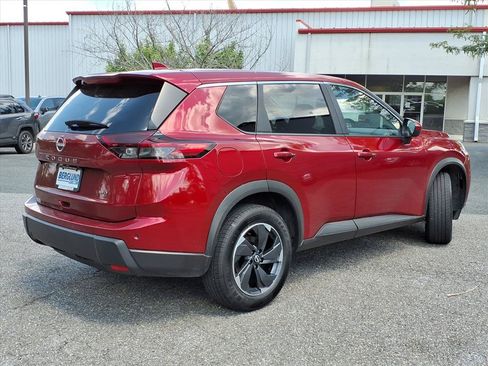 Used 2025 Nissan Rogue SV AWD/4WD image 4