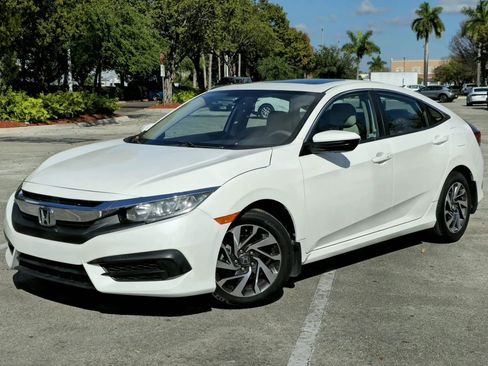 Used 2018 Honda Civic EX image 5
