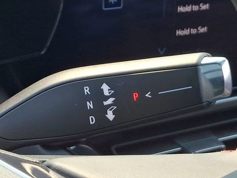 Used 2025 Chevrolet Equinox EV RS AWD/4WD image 11