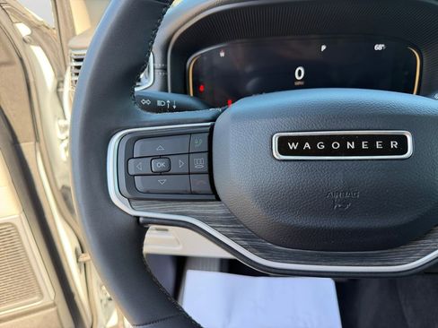 Used 2024 Jeep Wagoneer L Series II w/ Flexible Seating Group AWD/4WD image 21
