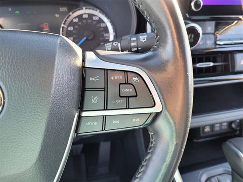 Certified 2023 Toyota Highlander LE image 22