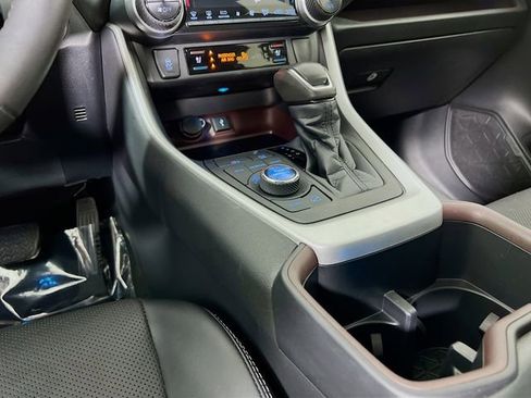 Certified 2022 Toyota RAV4 Limited image 25