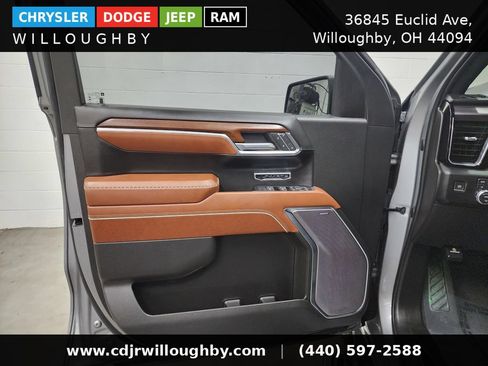 Used 2023 GMC Sierra 1500 Denali Ultimate AWD/4WD image 11
