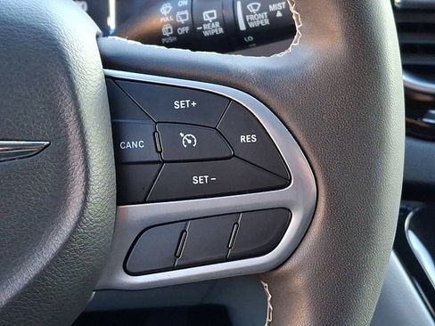 Used 2023 Chrysler Voyager LX image 22