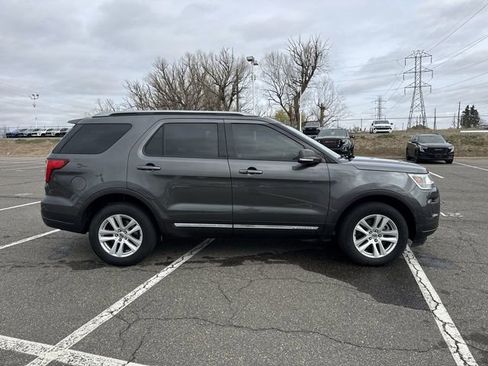Used 2019 Ford Explorer XLT w/ Equipment Group 202A image 11