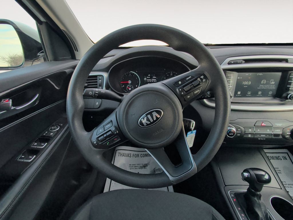 Used 2018 Kia Sorento FWD image 11