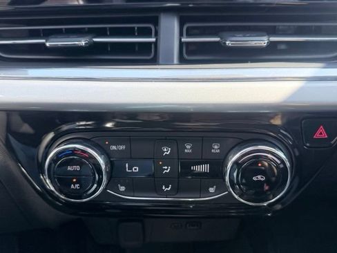 Used 2025 Chevrolet Trax LT w/ Driver Confidence Package FWD image 16