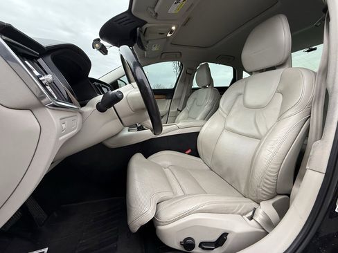 Used 2017 Volvo S90 T6 Inscription w/ Vision Package image 10