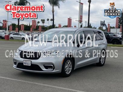 Used 2024 Chrysler Pacifica Touring