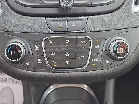 Certified 2021 Chevrolet Malibu LT FWD image 35