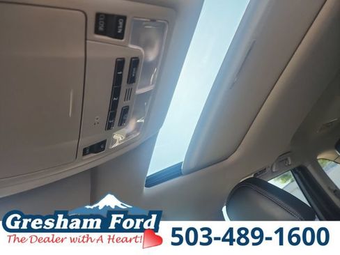Used 2019 Toyota Highlander XLE AWD/4WD image 28