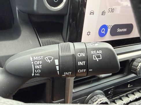 Used 2025 Toyota 4Runner Limited AWD/4WD image 29