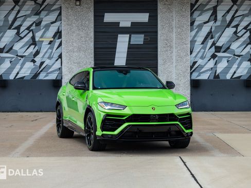 Used 2021 Lamborghini Urus AWD/4WD image 1