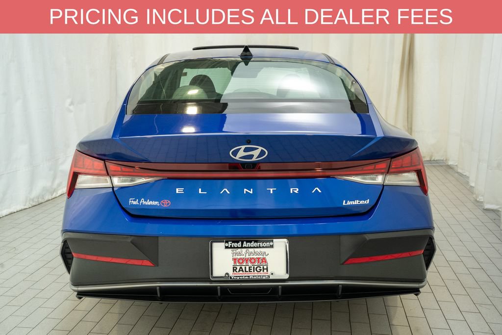 Used 2025 Hyundai Elantra Limited FWD image 4