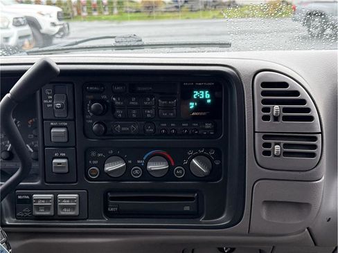 Used 1999 GMC Yukon Denali image 30