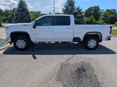 Used 2020 Chevrolet Silverado 2500 LT w/ Z71 Off-Road Package AWD/4WD image 6