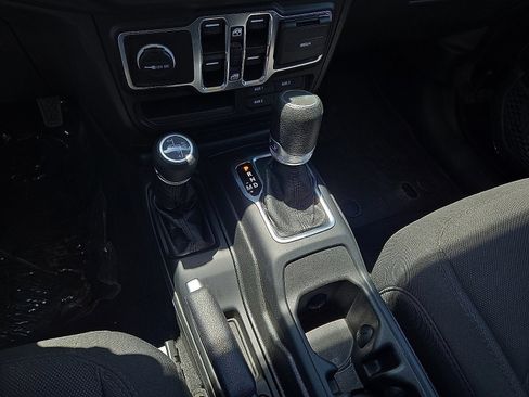 Used 2023 Jeep Wrangler Unlimited AWD/4WD image 30