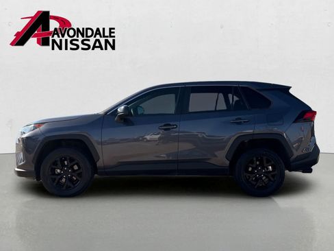 Used 2022 Toyota RAV4 LE FWD image 2