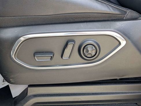 Used 2023 Jeep Wagoneer L Series III RWD image 18