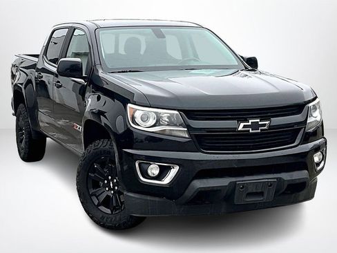 Used 2019 Chevrolet Colorado Z71 w/ Z71 Midnight Edition image 3