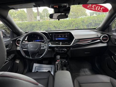Used 2025 Chevrolet Trax RS w/ Driver Confidence Package FWD image 23