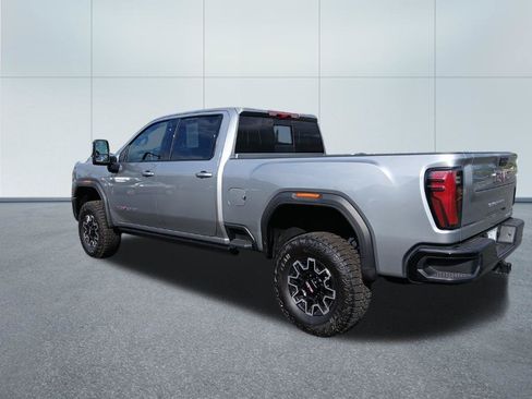 Used 2026 GMC Sierra 2500 AT4X AWD/4WD image 3