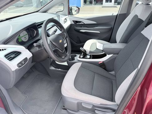 Used 2017 Chevrolet Bolt LT FWD image 9