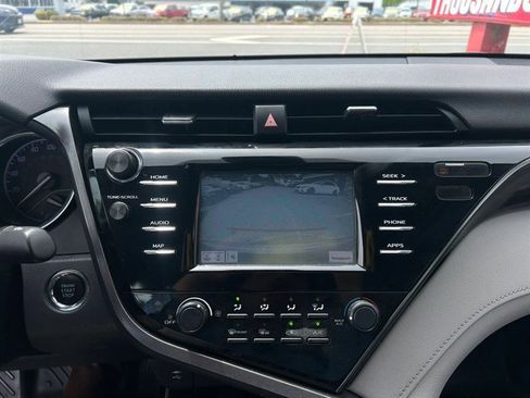 Used 2019 Toyota Camry LE w/ Convenience Package FWD image 13