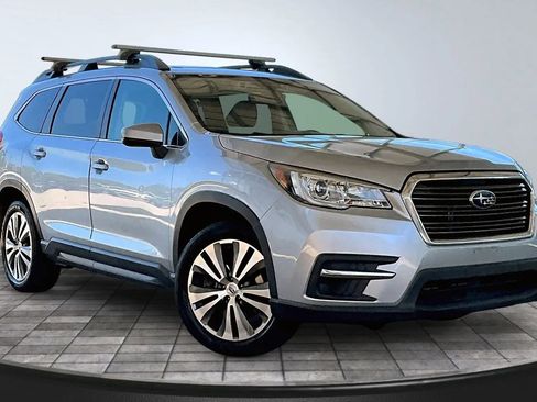 Used 2019 Subaru Ascent Premium image 3