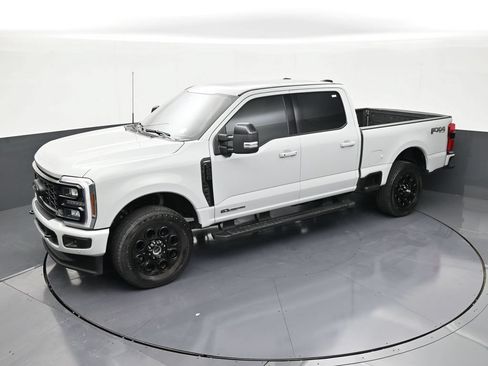 Used 2025 Ford F250 Lariat w/ Lariat Ultimate Package AWD/4WD image 15