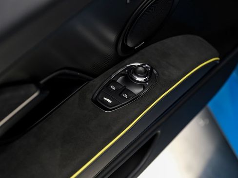 Used 2022 Aston Martin DBS Superleggera RWD image 32