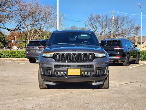 Certified 2025 Jeep Grand Cherokee L Altitude image 2