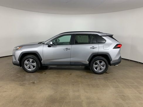 Used 2022 Toyota RAV4 XLE w/ Convenience Package image 16