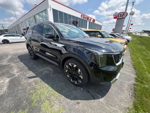 Certified 2025 Kia Sorento EX FWD image 1