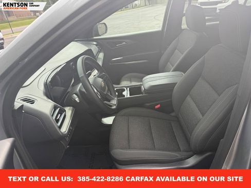 Used 2024 Chevrolet Traverse LT image 31