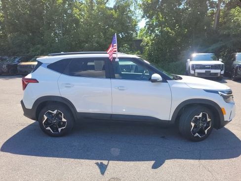 Certified 2024 Kia Seltos EX AWD/4WD image 6
