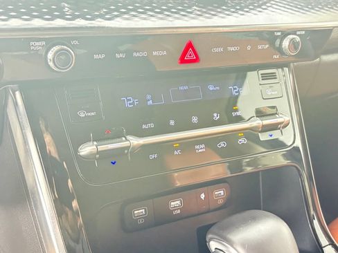 Used 2024 Kia Carnival SX Prestige FWD image 30