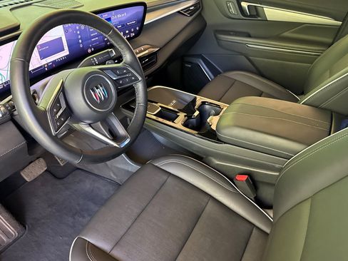 Used 2025 Buick Enclave Preferred FWD image 11