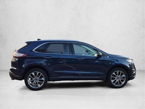Used 2017 Ford Edge Titanium w/ Technology Package FWD image 4