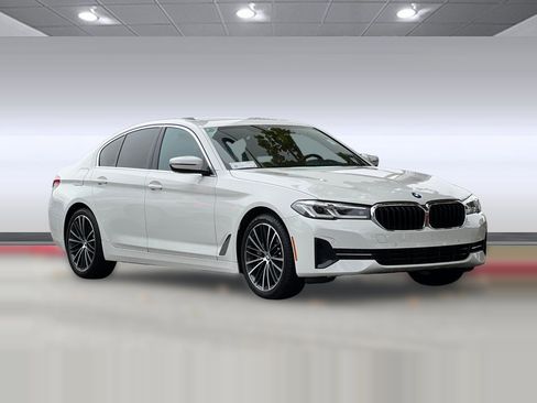 Certified 2022 BMW 530i w/ Convenience Package image 6