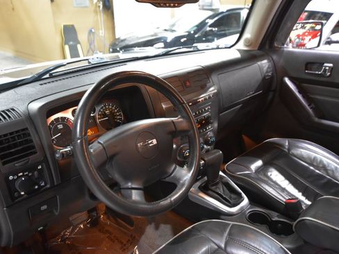 Used 2009 HUMMER H3 Luxury AWD/4WD image 15
