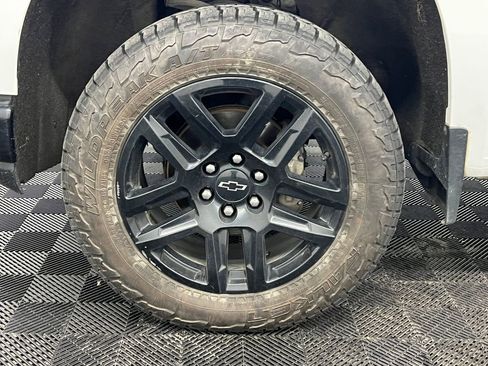 Used 2022 Chevrolet Silverado 1500 LT Trail Boss w/ Bed Protection Package image 9