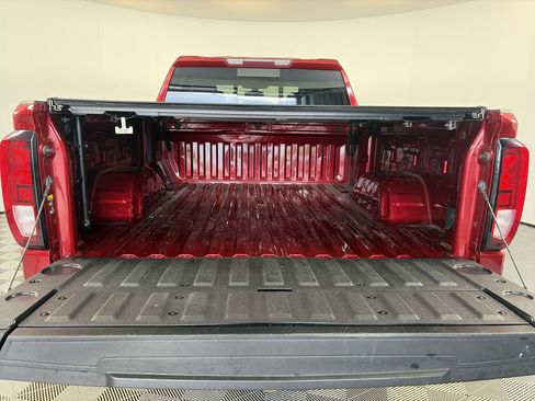 Used 2021 GMC Sierra 1500 Elevation w/ Preferred Package AWD/4WD image 17